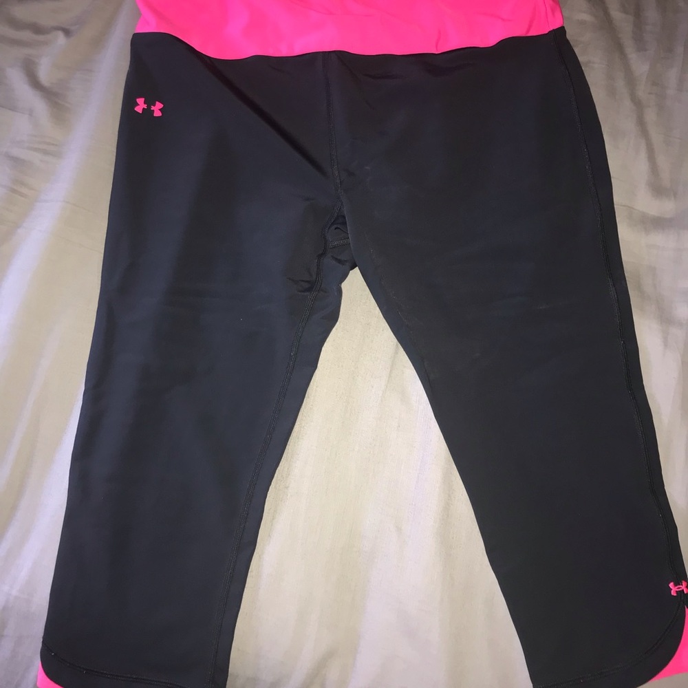 Ladies Under Armor crop leggings